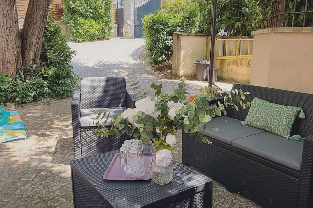 Grand Gite - Le Saint-Chrirtophe Châteauroux エクステリア 写真