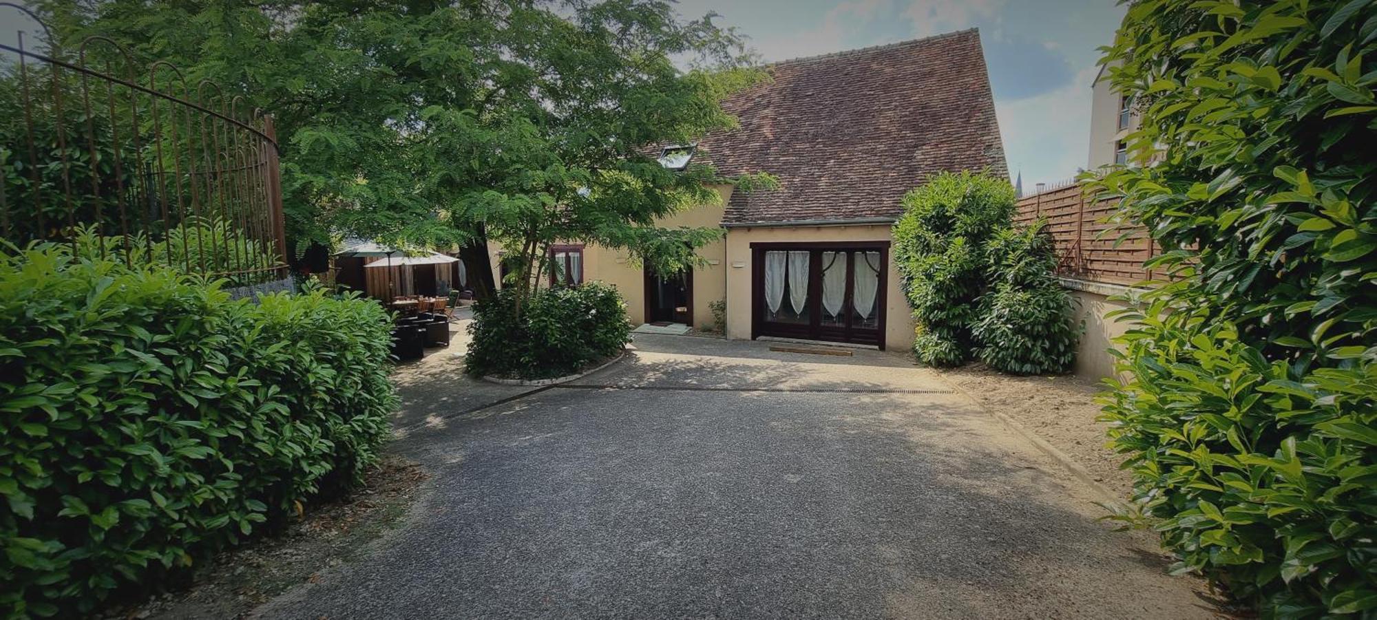 Grand Gite - Le Saint-Chrirtophe Châteauroux エクステリア 写真